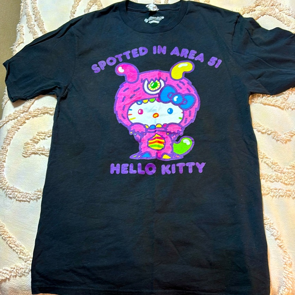 Hello Kitty Area 51 t-shirt